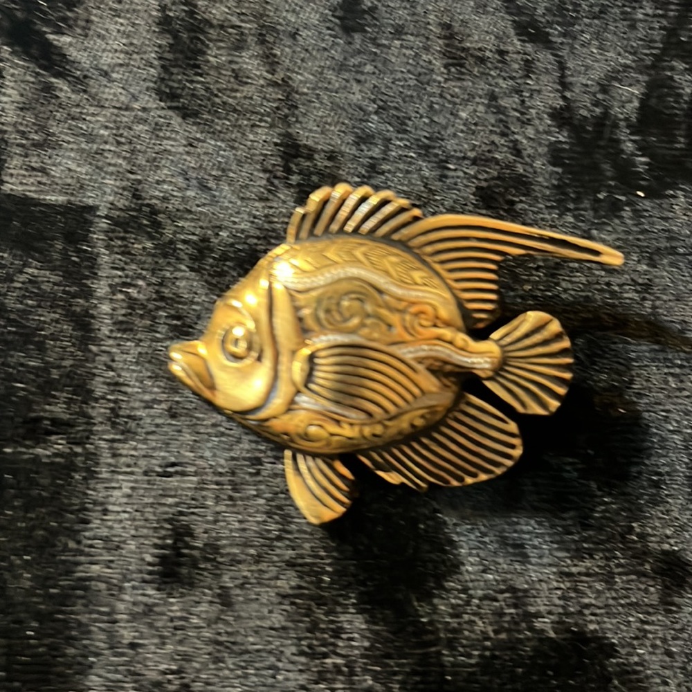Signed “Spain” Vintage Goldtone Fish Pin